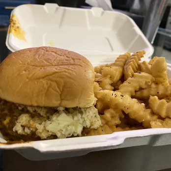 Al's Burger Shack - Bobo Chili Cheeseburger and fríes - Burgers Near Me - Chapel Hill, North Carolina