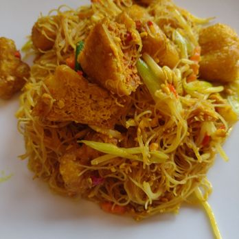 Eat Thai Restaurant - Tofu Singapore noodles - Thai Near Me - Ely, CAM Eat Thai Restaurant - Tofu Singapore noodles - Thai Near Me - Ely, CAM
