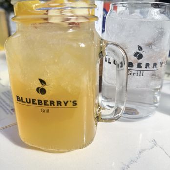 Blueberry’s Grill - Baby Bellini mocktail - Breakfast & Brunch Near Me - Wilmington, North Carolina