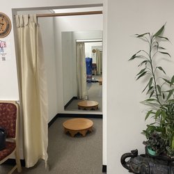 Manee's Tailoring & Alterations - One of the spacious fitting rooms