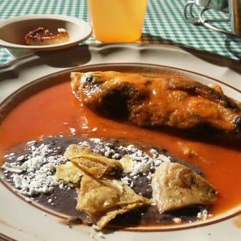 El Rinconcito - Chile relleno de queso, frijoles, agua de pepino y un flan bebé. - Mexican Near Me - México, D.F., DIF El Rinconcito - Chile relleno de queso, frijoles, agua de pepino y un flan bebé. - Mexican Near Me - México, D.F., DIF