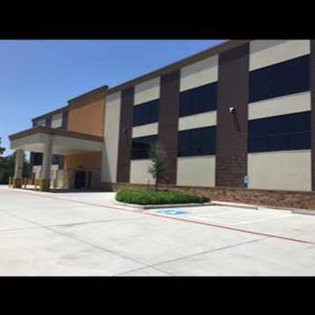 Blackhawk Self Storage - Covered unloading area - Self Storage Near Me - Houston, Texas