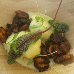 Restaurante Darren Walsh - Has DW Pochados orgánicos con pulpo y chicharrón