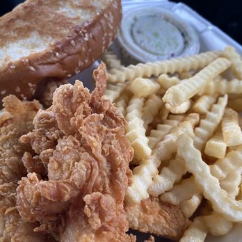 Raising Cane's Chicken Fingers - Box combo - Chicken Shop Near Me - Mililani, Hawaii Raising Cane's Chicken Fingers - Box combo - Chicken Shop Near Me - Mililani, Hawaii
