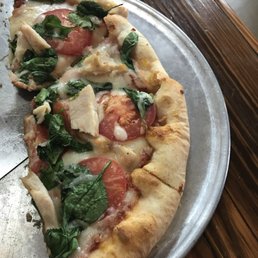 Chicken, spinach and tomato 10 inch pizza Chicken, spinach and tomato 10 inch pizza