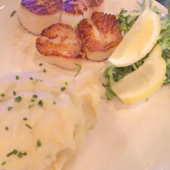 Max Downtown - scallops - Bars Near Me - Hartford, Connecticut