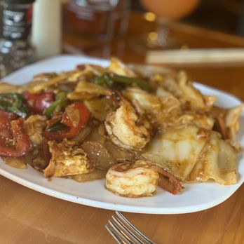 The Thai Place Restaurant - Drunken Noodles - Thai Near Me - Putnam, Connecticut The Thai Place Restaurant - Drunken Noodles - Thai Near Me - Putnam, Connecticut
