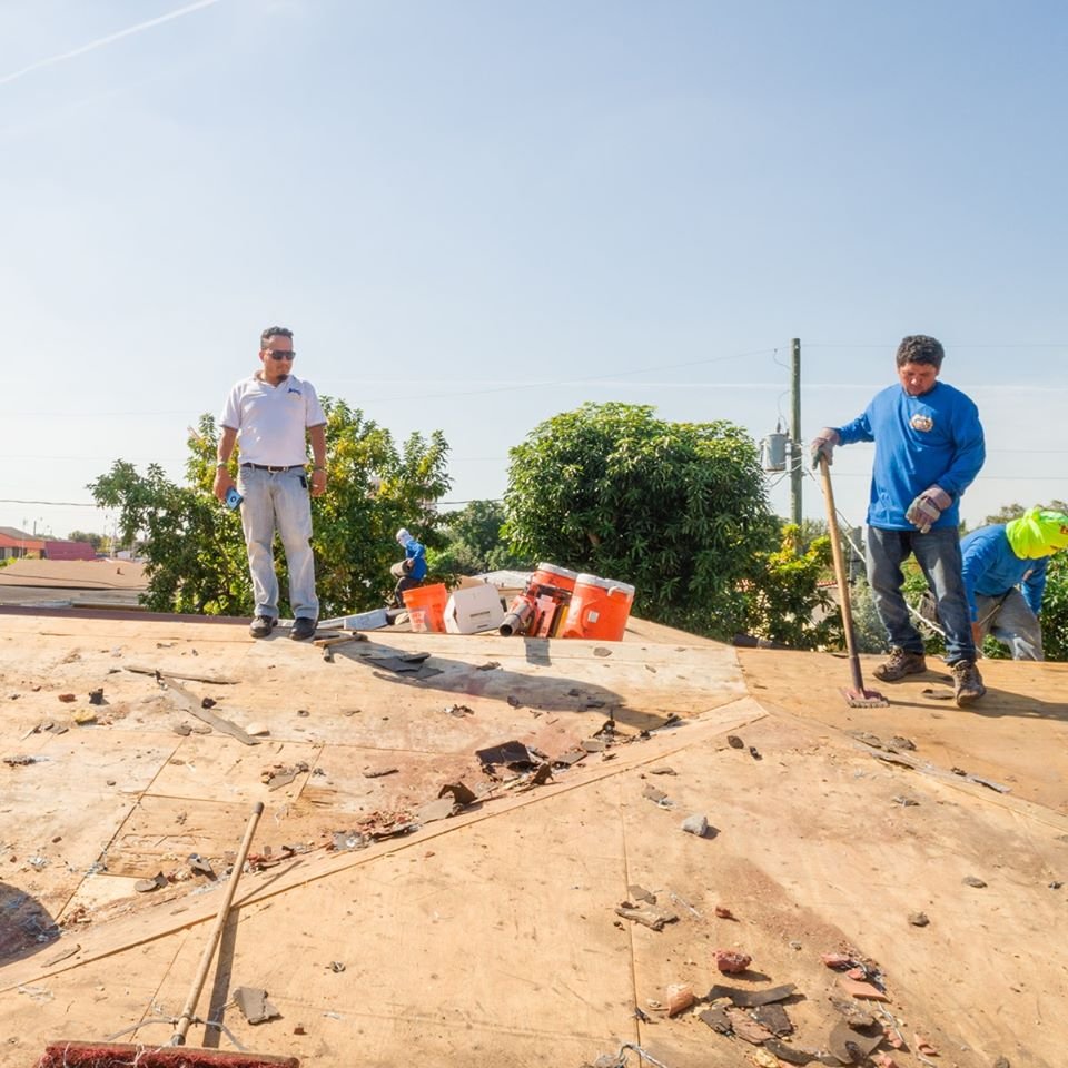 Slide of El Mago Roofing