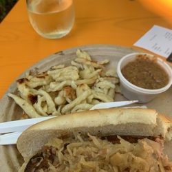 Steinspark Biergarten & Food Court - Beer beat meal