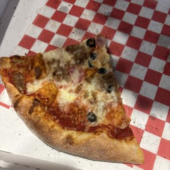 Pizzarelli's - Pizza Near Me - Ellisville, Missouri