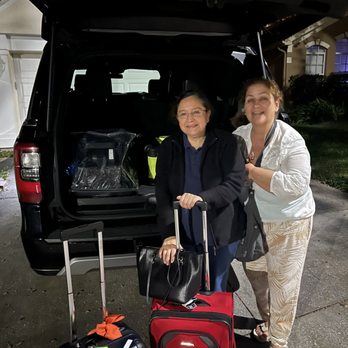 D'Luis Transportation - Happy customers on the way to the Orlando International Airport. - Taxis Near Me D'Luis Transportation - Happy customers on the way to the Orlando International Airport. - Taxis Near Me