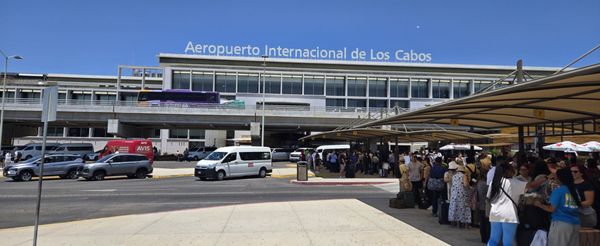 Los Cabos International Airport by null