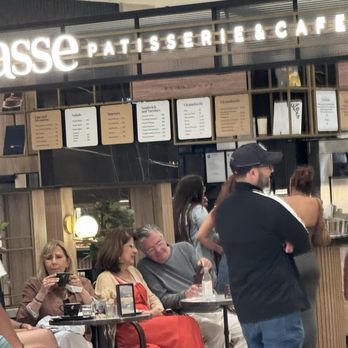 Masse By Bachour - Storefront - Cafes Near Me - Aventura, Florida Masse By Bachour - Storefront - Cafes Near Me - Aventura, Florida