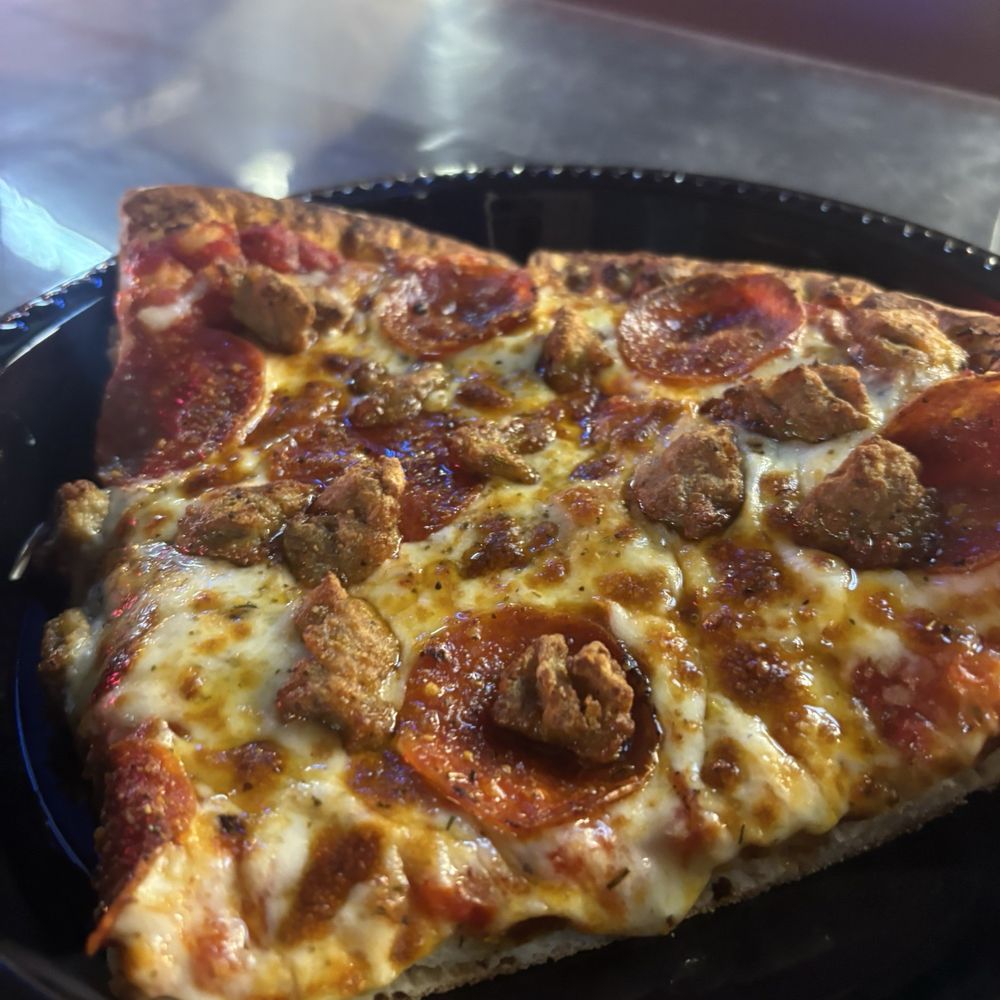 Bennie's Pizza Pub - Pizza Near Me - Belleville, Illinois