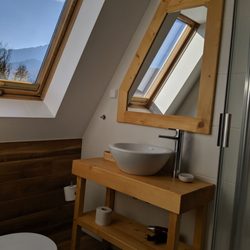 Villa Vita - Bathroom was small but perfectly functional.