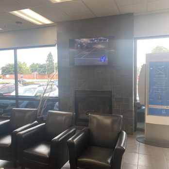 Mike Shaw Subaru - Lobby area - Car Dealers Near Me - Thornton, Colorado