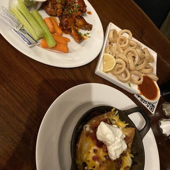 Thunder Burger & Bar - Chicken wings, Fried Calamari and Loaded Potato Wedges - Burgers Near Me - Washington, DC, District of Columbia Thunder Burger & Bar - Chicken wings, Fried Calamari and Loaded Potato Wedges - Burgers Near Me - Washington, DC, District of Columbia