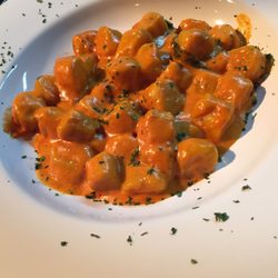 Antonino - Gnocchi de souffle con salsa rosa