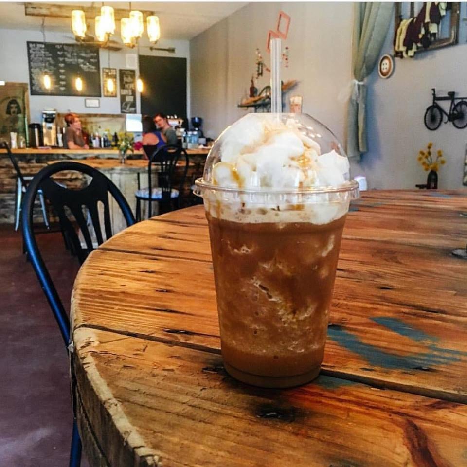 Social spots from Pause Cafe