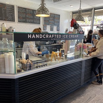 Le Cafe De La Plage - Handcrafted yummy ice cream - Coffee & Tea Near Me - Malibu, California Le Cafe De La Plage - Handcrafted yummy ice cream - Coffee & Tea Near Me - Malibu, California