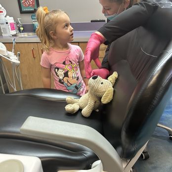 Smiles at San Tan Ranch - Chelsea showing Addison what will happen and gave her puppy a "dental cleaning" - Periodontists Near Me - Gilbert, Arizona Smiles at San Tan Ranch - Chelsea showing Addison what will happen and gave her puppy a "dental cleaning" - Periodontists Near Me - Gilbert, Arizona