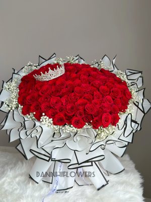Love, Romance, Anniversary, Valentine flowers - Love, Romance, Anniversary, Valentine flowers. Luxury flowers bouquet wrap that is customized to fit your budget and special occasion Love, Romance, Anniversary, Valentine flowers - Love, Romance, Anniversary, Valentine flowers. Luxury flowers bouquet wrap that is customized to fit your budget and special occasion