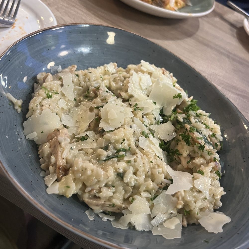 Cafe Oro Di Napoli - Risotto Pollo - Pizza Near Me - Toronto, Ontario Cafe Oro Di Napoli - Risotto Pollo - Pizza Near Me - Toronto, Ontario