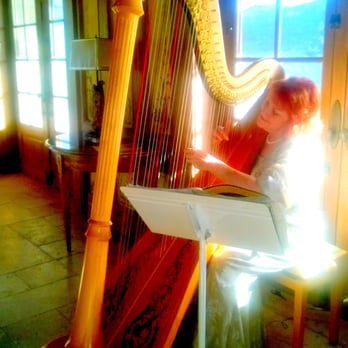 Harpist  Naomi Alter - Performing Arts Near Me