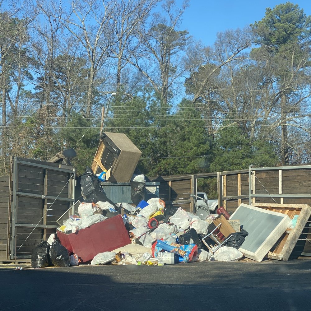 The Carson - disgusting pile of trash that has been here for one and a half week - Apartments Near Me - Longview, Texas