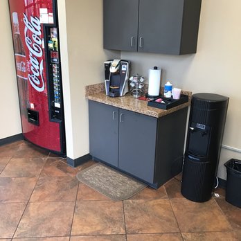 Driver's Auto Repair - Waiting room - Auto Repair Near Me - Spring, Texas Driver's Auto Repair - Waiting room - Auto Repair Near Me - Spring, Texas