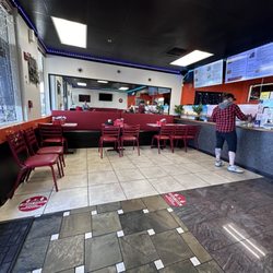 Gyro & Shawarma Grill - Gyro & Shawarma Grill: inside