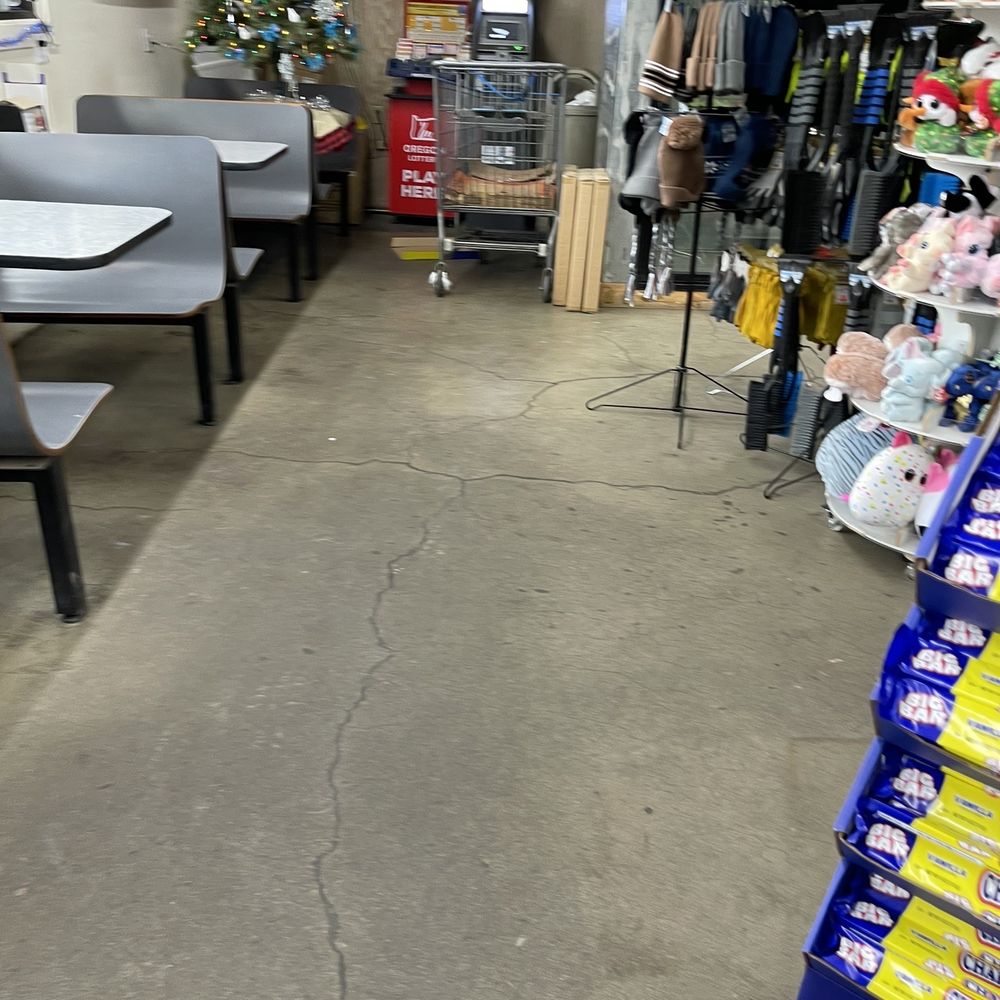 Dillard Store and Deli - Seats - Delis Near Me - Winston, Oregon