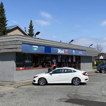 Circle K - two cars parked in a parking lot - Grocery Near Me - Surrey, British Columbia Circle K - two cars parked in a parking lot - Grocery Near Me - Surrey, British Columbia