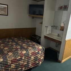 Interior: room 21