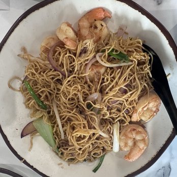 Dumpling Master - Szechuan Fried Noodles with Shrimp - Dim Sum Near Me - Snellville, Georgia