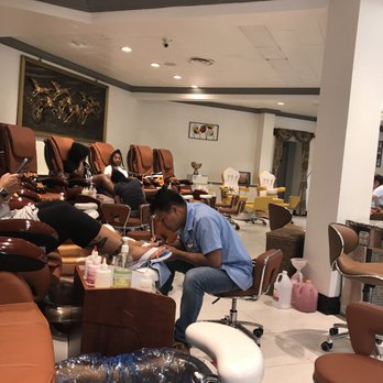 First Lady Nails - My view to the left of me (& more further to the left) & 2 additional massage chairs to my right. - Nail Salons Near Me - Louisville, Kentucky First Lady Nails - My view to the left of me (& more further to the left) & 2 additional massage chairs to my right. - Nail Salons Near Me - Louisville, Kentucky