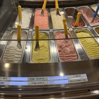 Gelateria Bella Roma - Vegan options with yellow spoon - Ice Cream & Frozen Yogurt Near Me - Sunnyvale, California Gelateria Bella Roma - Vegan options with yellow spoon - Ice Cream & Frozen Yogurt Near Me - Sunnyvale, California