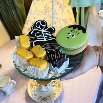Lovey's Tea Shoppe - Pick your sweet - British Near Me - Pacifica, California