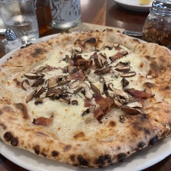 Masullo - Pizza Near Me - Sacramento, California