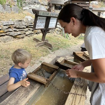 Bluff Dwellers Cave - Gem panning - Museums Near Me - Noel, Missouri