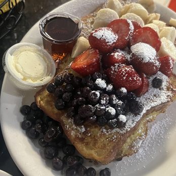 Louise's Pantry - French Toast with Fruit - American Near Me - La Quinta, California Louise's Pantry - French Toast with Fruit - American Near Me - La Quinta, California