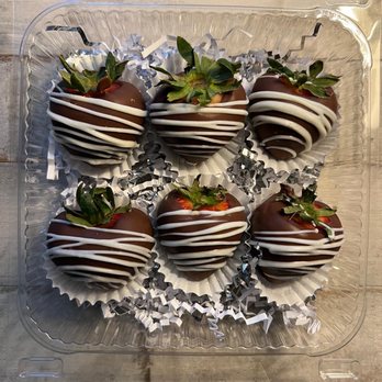 Jarosity - Chocolate Dipped Strawberries- Traditional - Custom Cakes Near Me Jarosity - Chocolate Dipped Strawberries- Traditional - Custom Cakes Near Me