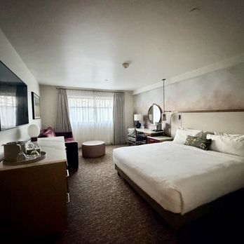 Corque Hotel - King room - Hotels Near Me - Solvang, California