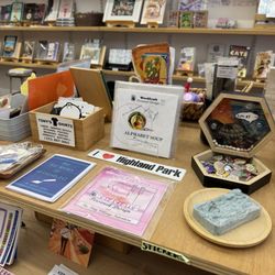 Pop-Hop Books & Print
