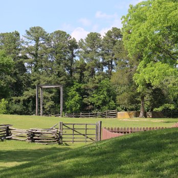 Colonial Williamsburg - fencing - Tours Near Me - Williamsburg, Virginia Colonial Williamsburg - fencing - Tours Near Me - Williamsburg, Virginia