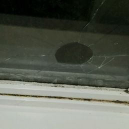 Room 514 - broken window/mold on sill Room 514 - broken window/mold on sill