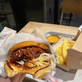 Shake Shack Garden State Plaza - Korean fried chicken burger - Burgers Near Me - Paramus, New Jersey Shake Shack Garden State Plaza - Korean fried chicken burger - Burgers Near Me - Paramus, New Jersey