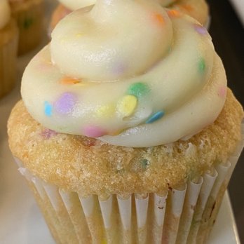 Saint Cupcake - Bakeries Near Me - Portland, Oregon