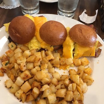 Brunch Cafe-Niles - Breakfast Sliders (sub bacon) - Breakfast & Brunch Near Me - Niles, Illinois