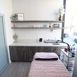 Ascentia Lash Studio - Clean, modern lash rooms